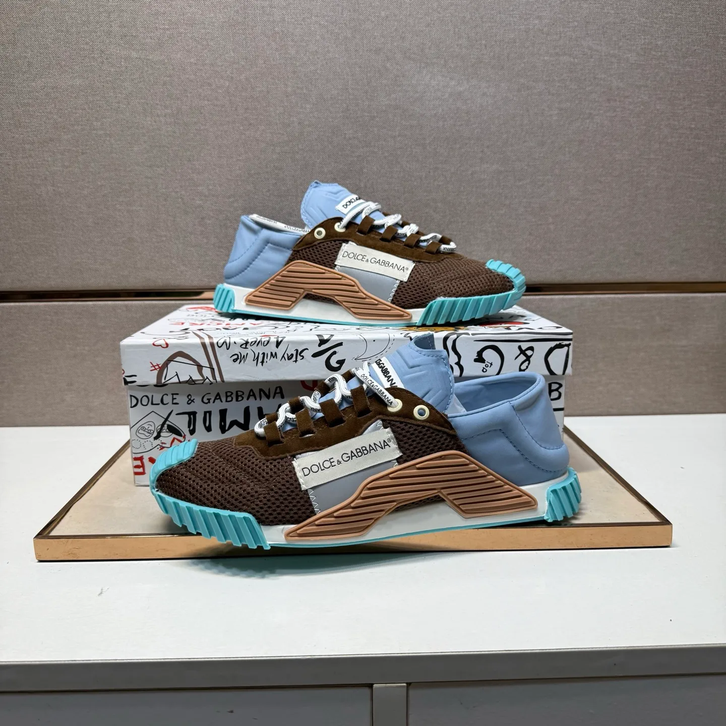 ⬛️Men's shoes 💰p440【DG～】couple casual shoes, on sale at the same time in 2025z cabinet 🔶Size: 35-44#️⃣ 🔷2 colors🔜The upper is made of multi-material splicing➕Mesh lining, comfortable and breathable, sole: original comfortable, wear-resistant and non-slip outsole, ⚠️Real 📱Photographed🎬The real thing is better📢📢📢